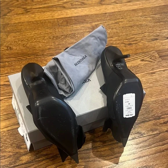 Balenciaga Light Gray Shoe Box - Picture 7 of 13